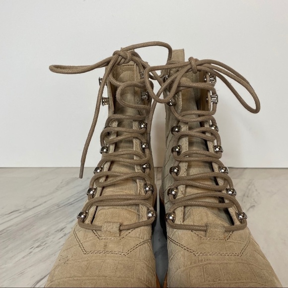 New! Marc Fisher Izzie Natural Tan Suede Lug Sole Boot 8M - Picture 10 of 15